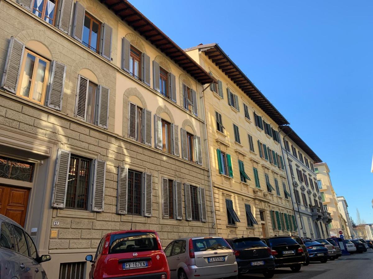 לינה וארוחת בוקר פירנצה A Casa Di Enrico E Luzme מראה חיצוני תמונה