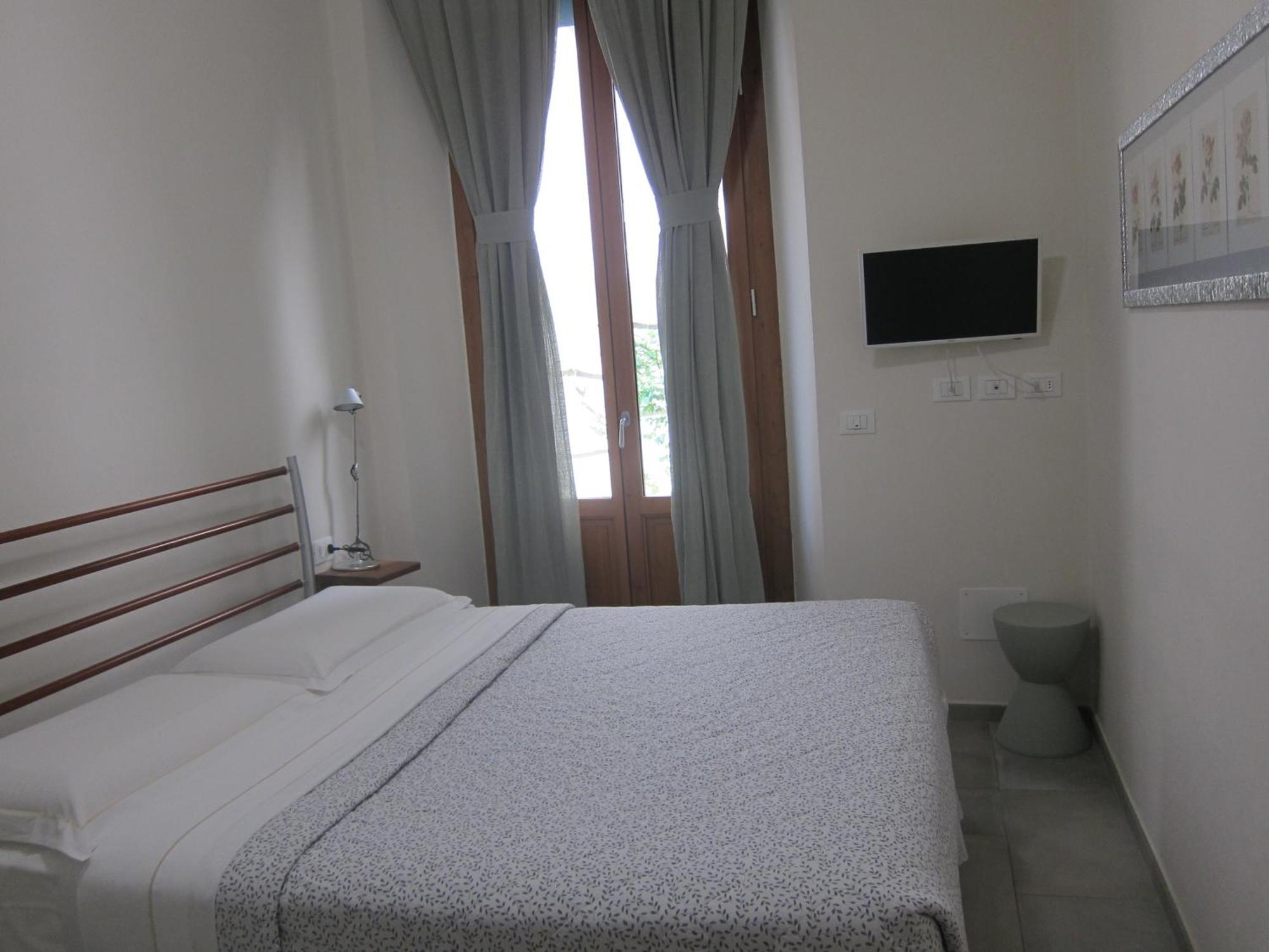 לינה וארוחת בוקר פירנצה A Casa Di Enrico E Luzme מראה חיצוני תמונה